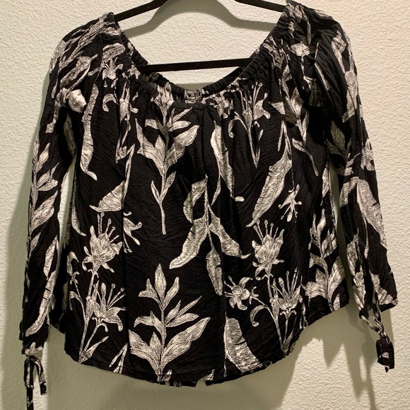 Off-The-Shoulder Button-Front Top - Picture 2 of 7